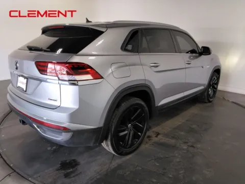More photos of 2022 Volkswagen Atlas Cross Sport 3.6L V6 SE w/Technology at Clement Pre-Owned, MO