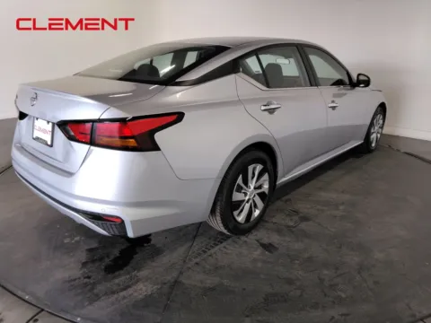 More photos of 2023 Nissan Altima 2.5 S at Clement Pre-Owned, MO