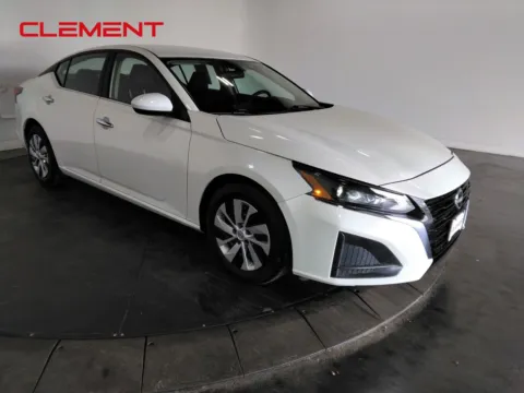 More photos of 2023 Nissan Altima 2.5 S at Clement Pre-Owned Florissant, MO