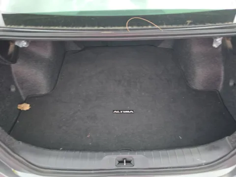 More photos of 2024 Nissan Altima 2.5 SV at Clement Pre-Owned, MO