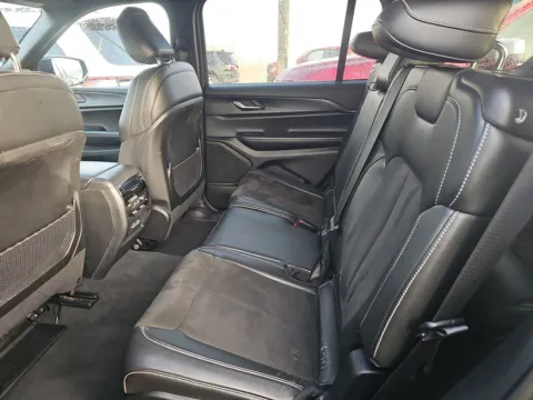 More photos of 2024 Jeep Grand Cherokee L Altitude at Clement Pre-Owned, MO