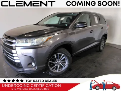 Gray 2019 Toyota Highlander XLE for sale in Florissant, MO