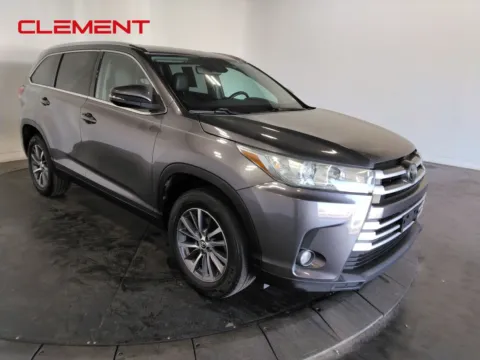 More photos of 2019 Toyota Highlander XLE at Clement Pre-Owned Florissant, MO