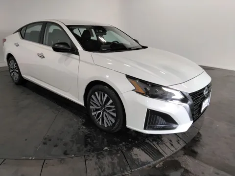 Another view of 2025 Nissan Altima 2.5 SV for sale in Florissant, MO at Clement Pre-Owned Florissant