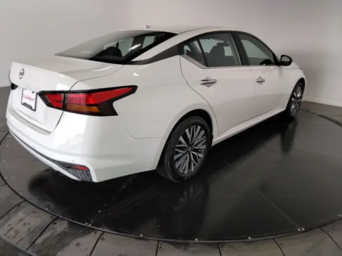 More photos of 2025 Nissan Altima 2.5 SV at Clement Pre-Owned Florissant, MO