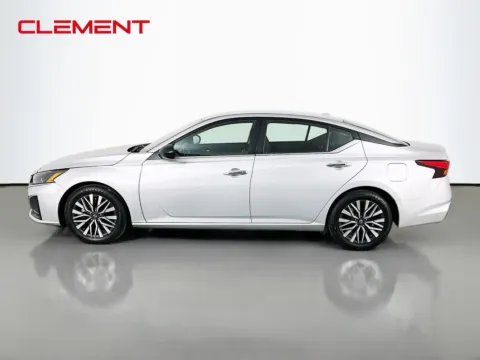 More photos of 2024 Nissan Altima 2.5 SV at Clement Pre-Owned Florissant, MO