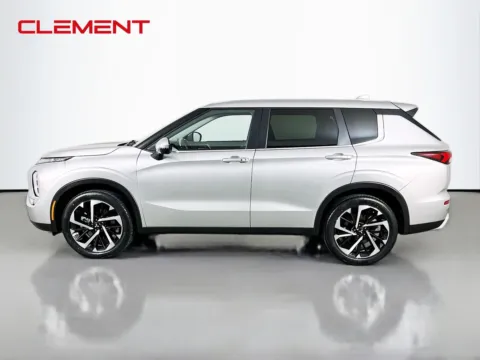 More photos of 2024 Mitsubishi Outlander SE Black Edition at Clement Pre-Owned Florissant, MO