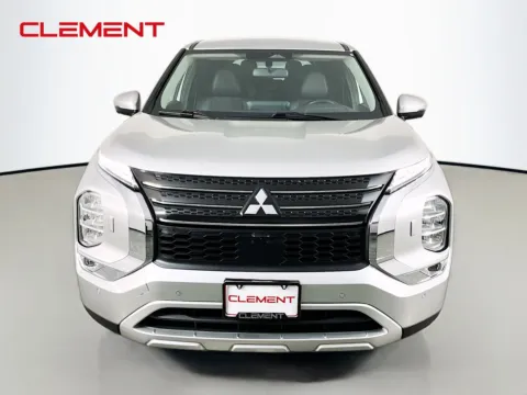 Another view of 2024 Mitsubishi Outlander SE Black Edition for sale in Florissant, MO at Clement Pre-Owned Florissant