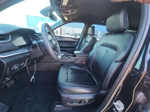 Another view of 2024 Jeep Grand Cherokee L Limited for sale in Florissant, MO at Clement Pre-Owned Florissant