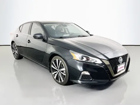 Another view of 2021 Nissan Altima 2.5 SR for sale in Florissant, MO at Clement Pre-Owned Florissant