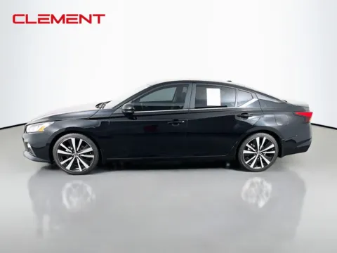 More photos of 2021 Nissan Altima 2.5 SR at Clement Pre-Owned Florissant, MO