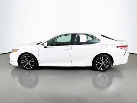 More photos of 2020 Toyota Camry SE at Clement Pre-Owned Florissant, MO
