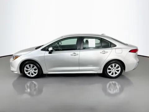 More photos of 2022 Toyota Corolla LE at Clement Pre-Owned Florissant, MO