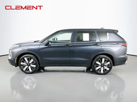 More photos of 2025 Mitsubishi Outlander SE at Clement Pre-Owned Florissant, MO