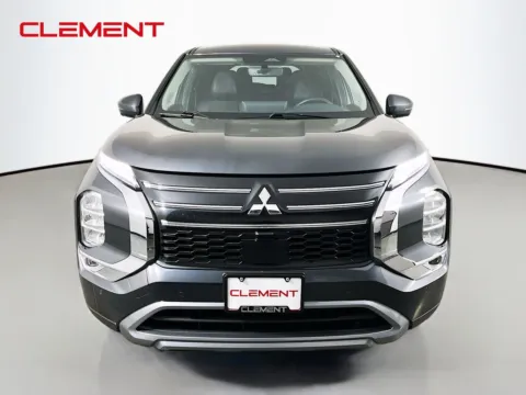 Another view of 2025 Mitsubishi Outlander SE for sale in Florissant, MO at Clement Pre-Owned Florissant
