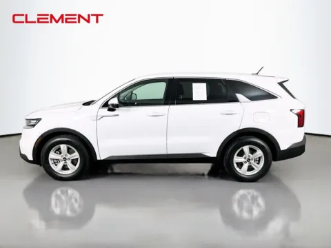 More photos of 2022 Kia Sorento LX at Clement Pre-Owned Florissant, MO