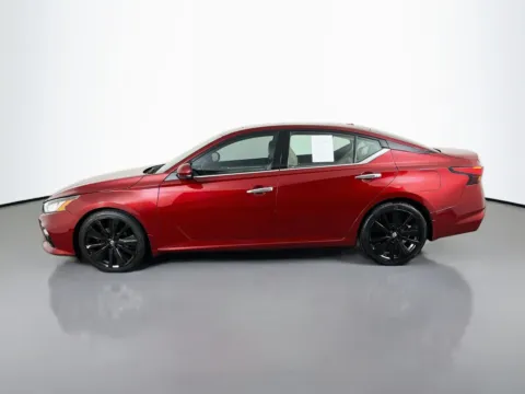 More photos of 2020 Nissan Altima 2.0 Platinum at Clement Pre-Owned Florissant, MO