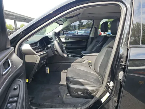 Another view of 2022 Jeep Grand Cherokee 4xe for sale in Florissant, MO at Clement Pre-Owned Florissant
