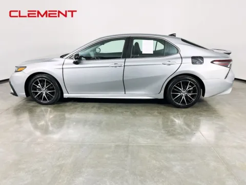 More photos of 2023 Toyota Camry SE at Clement Pre-Owned Florissant, MO