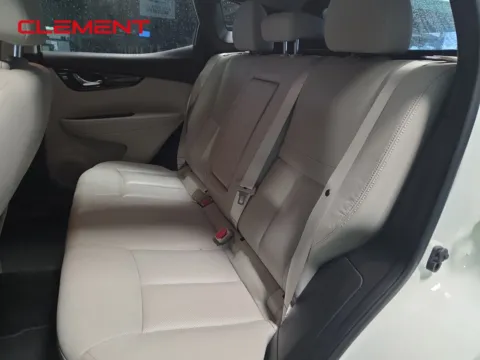 More photos of 2018 Nissan Rogue Sport SL at Clement Pre-Owned Florissant, MO
