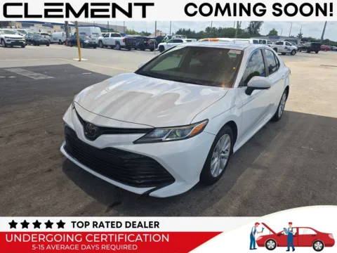 White 2020 Toyota Camry LE for sale in Florissant, MO