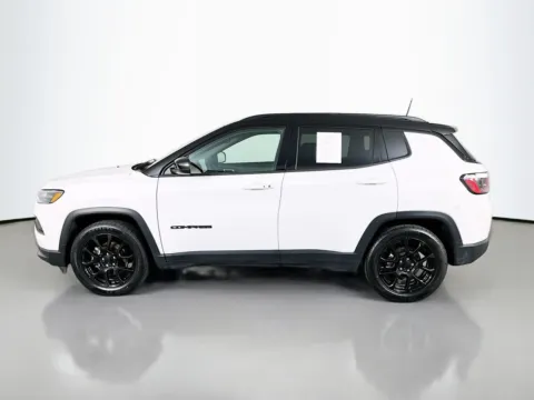 More photos of 2022 Jeep Compass Latitude at Clement Pre-Owned Florissant, MO