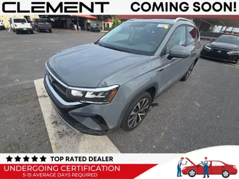 Gray 2022 Volkswagen Taos 1.5T SE for sale in Florissant, MO