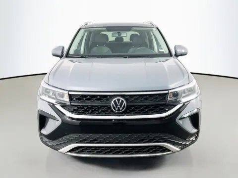 Photos of 2022 Volkswagen Taos 1.5T SE for sale in Florissant, MO at Clement Pre-Owned Florissant