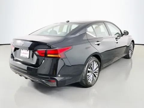 More photos of 2025 Nissan Altima 2.5 SV at Clement Pre-Owned Florissant, MO