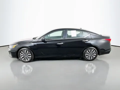 More photos of 2025 Nissan Altima 2.5 SV at Clement Pre-Owned Florissant, MO