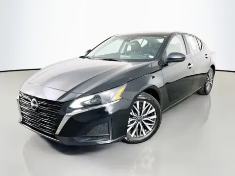 Black 2025 Nissan Altima 2.5 SV for sale in Florissant, MO