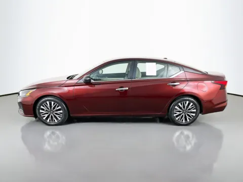 More photos of 2025 Nissan Altima 2.5 SV at Clement Pre-Owned Florissant, MO