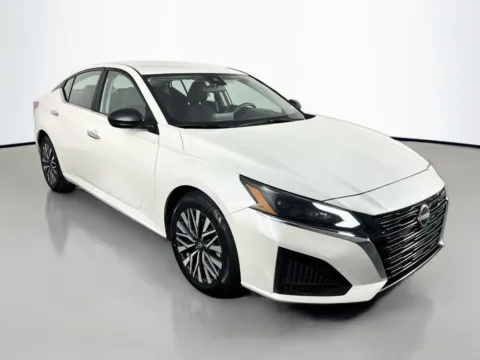 Another view of 2025 Nissan Altima 2.5 SV for sale in Florissant, MO at Clement Pre-Owned Florissant