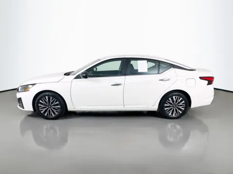 More photos of 2025 Nissan Altima 2.5 SV at Clement Pre-Owned Florissant, MO