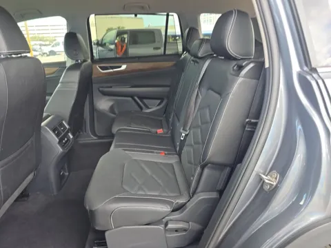 More photos of 2025 Volkswagen Atlas 2.0T SE w/Technology at Clement Pre-Owned Florissant, MO