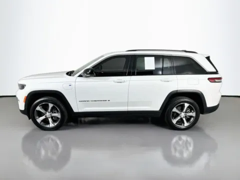 More photos of 2022 Jeep Grand Cherokee 4xe at Clement Pre-Owned Florissant, MO