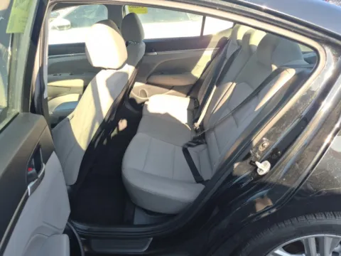 More photos of 2020 Hyundai Elantra SEL at Clement Pre-Owned Florissant, MO