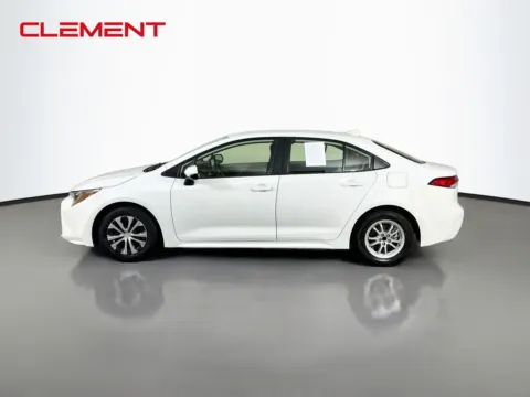 More photos of 2022 Toyota Corolla Hybrid LE at Clement Pre-Owned Florissant, MO