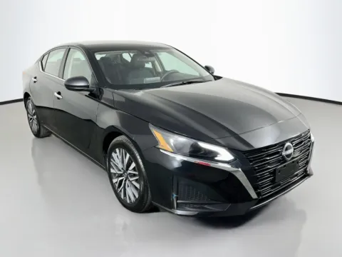 Another view of 2025 Nissan Altima 2.5 SV for sale in Florissant, MO at Clement Pre-Owned Florissant