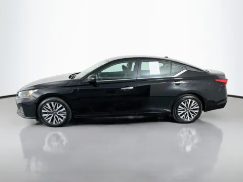 More photos of 2025 Nissan Altima 2.5 SV at Clement Pre-Owned Florissant, MO