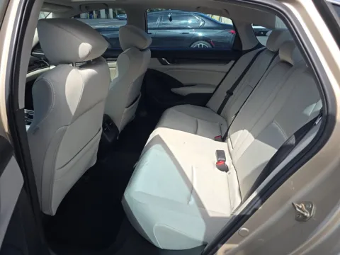 More photos of 2019 Honda Accord Hybrid EX at Clement Pre-Owned Florissant, MO