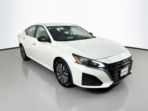 Another view of 2025 Nissan Altima 2.5 SV for sale in Florissant, MO at Clement Pre-Owned Florissant