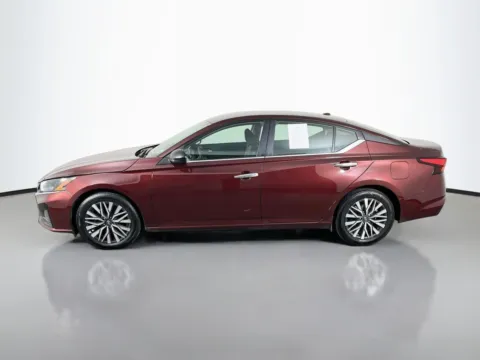 More photos of 2025 Nissan Altima 2.5 SV at Clement Pre-Owned Florissant, MO