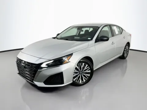 Silver 2024 Nissan Altima 2.5 SV for sale in Florissant, MO