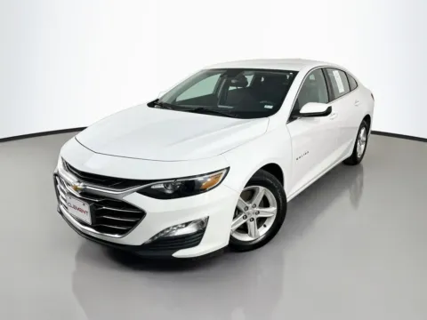 White 2023 Chevrolet Malibu LT for sale in Florissant, MO