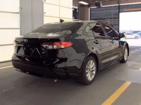 More photos of 2021 Toyota Corolla LE at Clement Pre-Owned Florissant, MO