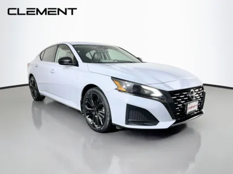 More photos of 2023 Nissan Altima 2.5 SR at Clement Pre-Owned Florissant, MO