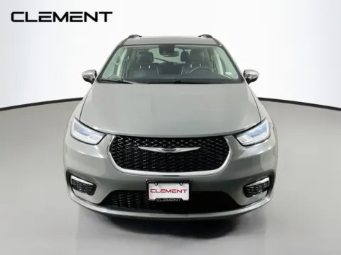 Another view of 2023 Chrysler Pacifica Limited for sale in Florissant, MO at Clement Pre-Owned Florissant