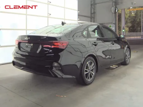 More photos of 2022 Kia Forte LXS at Clement Pre-Owned, MO