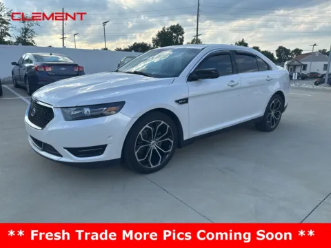 White 2018 Ford Taurus SHO for sale in Florissant, MO